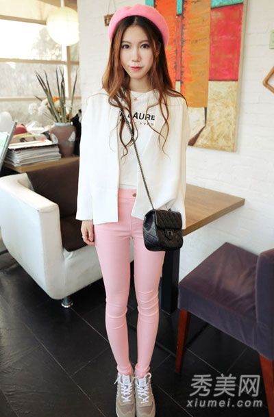 薄外套+T恤+打底裤春季实用搭配