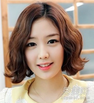 最新的韩国烫发卷是年轻成熟女性的秘密工具。