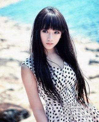 女孩最喜欢的气质长发选择美丽的女人