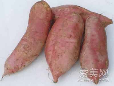 红薯泥天然面膜对淡化色斑有很好的效果。
