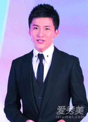 主持人边策吸毒致死期间的英俊头发