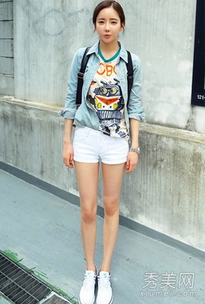 牛仔衬衫+T恤简约风格初夏小清新混搭