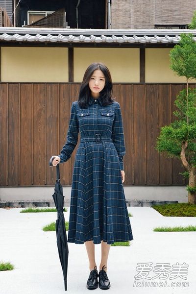 带图片的春装让你清新动人。