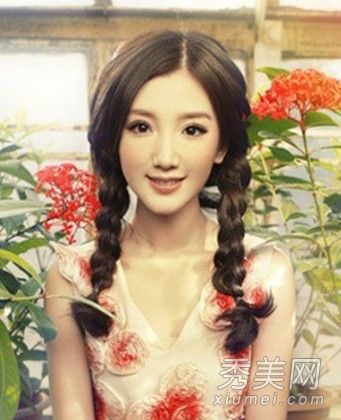 2012年最新流行的发型,梨花头略带卷发,非常漂亮。