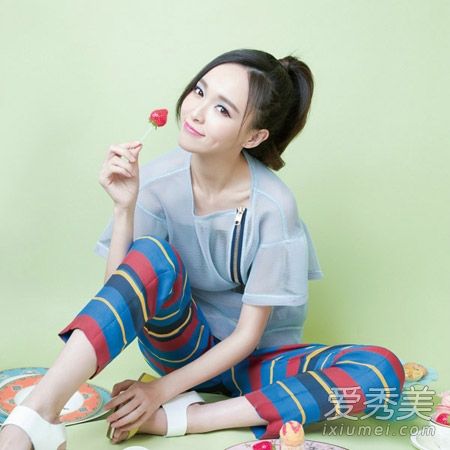 《风云天地》唐嫣为刘华威的甜美头发再拍一张照片