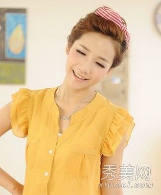 8款夏季烫发款式展现更凉爽的额头