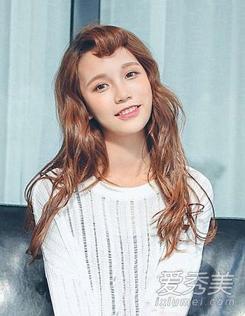 冬天怎么会没有长卷发呢?9种美容化妆风格就足够了