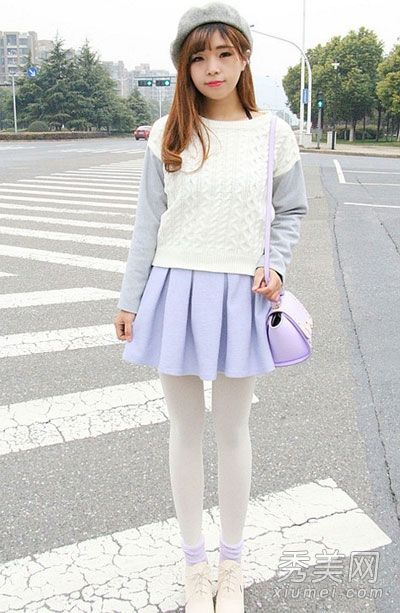 这件毛衣和三月份的迷你裙很相配。