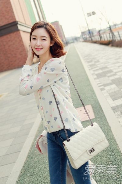 春季年轻女性新款长袖印花衬衫