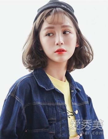 在冬天,9个女孩的减龄发型是最适合搭配的。