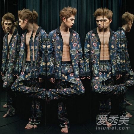 小时和4张固定化妆照片展示了美丽的男人和美丽的头发