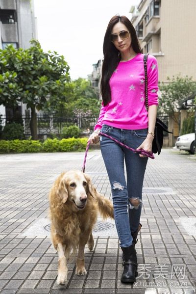 吴佩慈夏装紧身牛仔裤