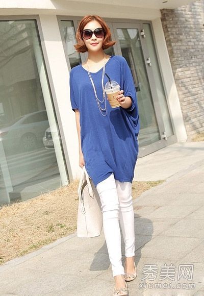 宽松的长t恤隐藏着肉，又肥又薄，穿起来很好看。