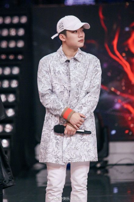 快乐大本营是什么牌子的夹克?