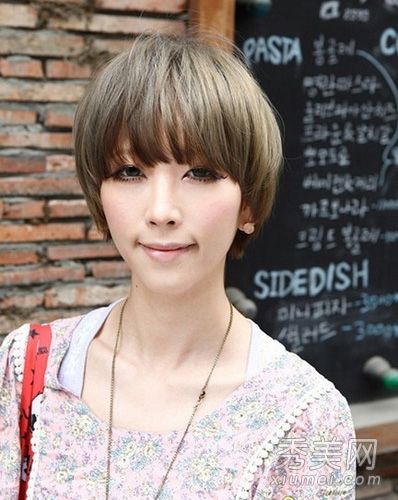 八月的最新发型图片:日本部门的老年短发很受欢迎。