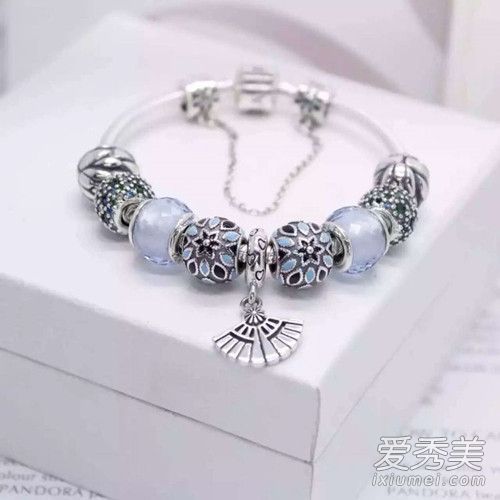 潘多拉手镯的材料是什么?潘多拉手镯是纯银做的吗