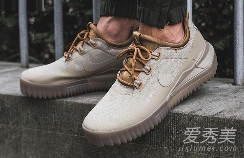 新的耐克air wild金色米色配色方案何时推出，价格是多少？