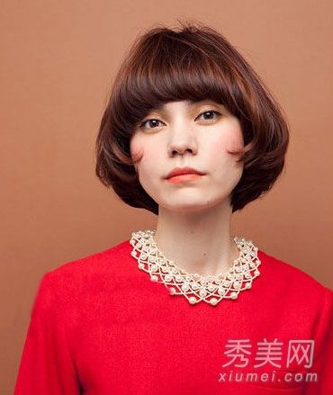 随着年龄的减少，最新的日本秋波图是甜蜜的。