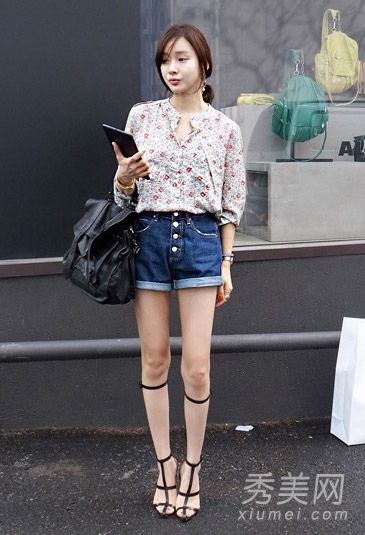 五月份穿短裤或短裙的衬衫