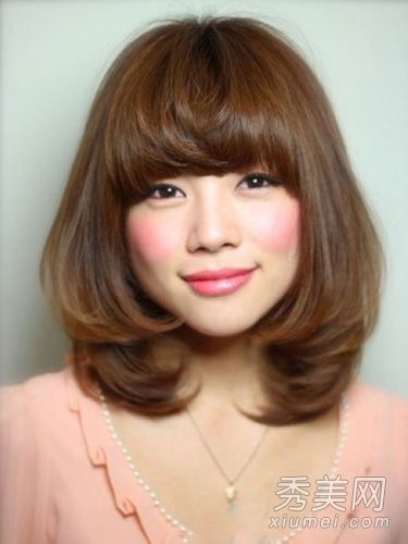 美容:中等长发梨头美容图片