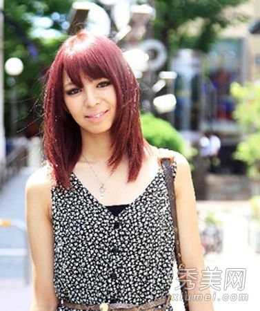 街道风格:红色是初秋最吸引人的颜色。