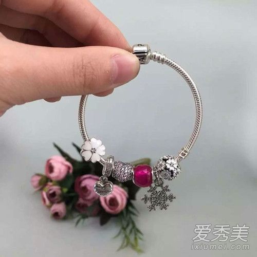 潘多拉手镯会褪色吗？潘多拉手镯会变成黑色吗