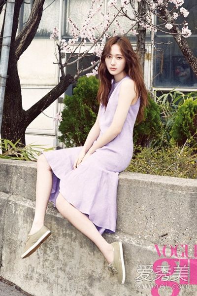 郑秀晶秀珍画报展示2015年韩国服装