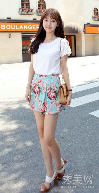 八件韩式服装搭配迷人的小女孩，让你感觉自己又高又高。