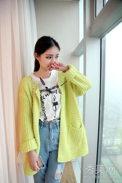 毛衣外套是最通用的,裙子和裤子都很时尚。