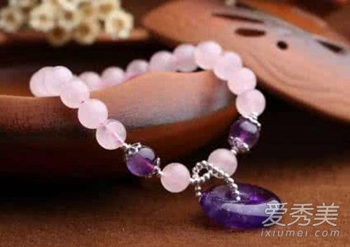 如何清洁水晶手镯以及如何维护它