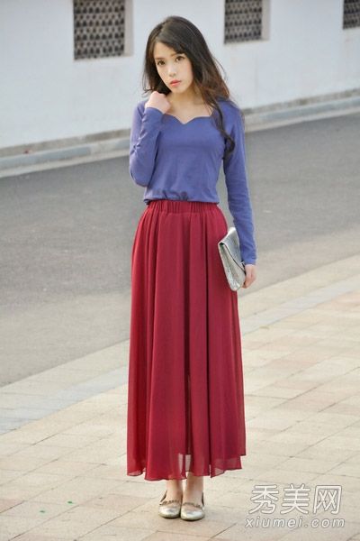 春天穿长裙既浪漫又苗条。