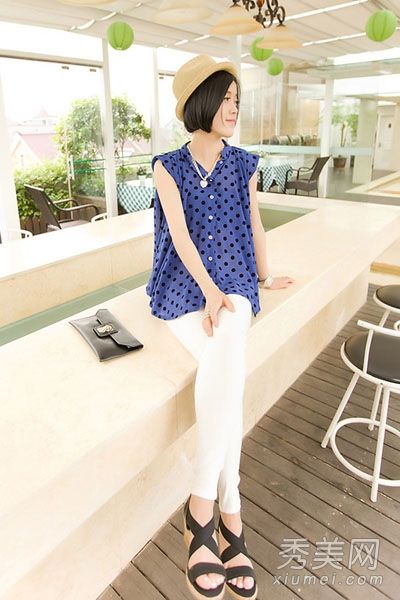 长t恤+裤腿裤轻松打造初夏紧身时尚