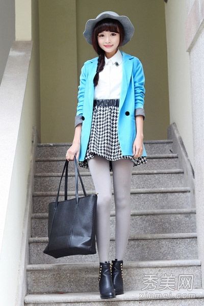 韩国版的小是最优雅的短裙和白领风格。