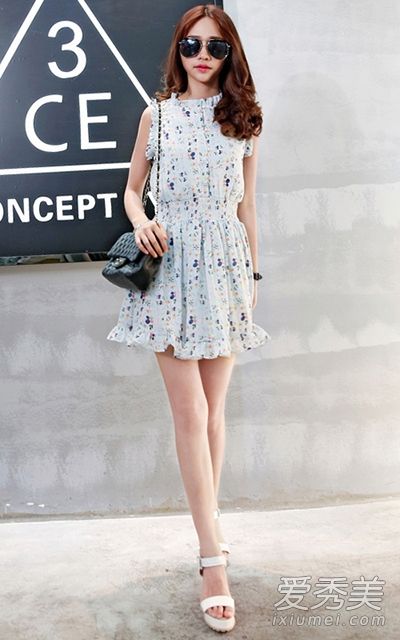 夏裙式八件连衣裙是最受欢迎的