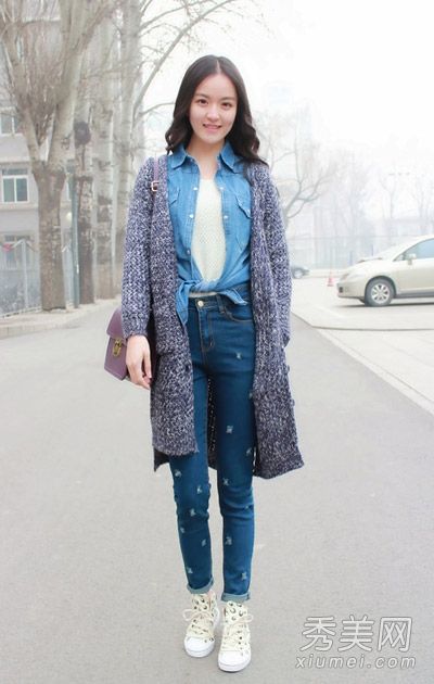 针织外套配裤子太漂亮了,无法抵御早春的严寒。