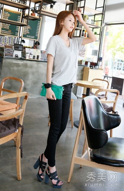 t恤和裤子在初夏很流行