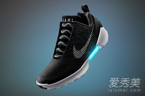 自动系鞋带的耐克鞋多少钱?