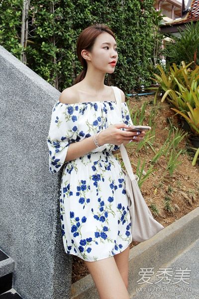 推荐一件字领夏装来展现你的女性风格。