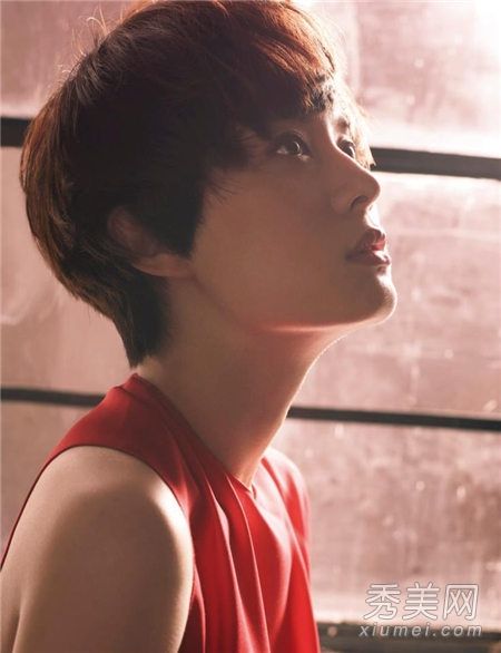 孙俪木兰奖颁发后，短发变了，星香满溢。