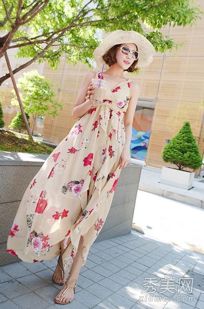 今夏流行的裙装又高又瘦。