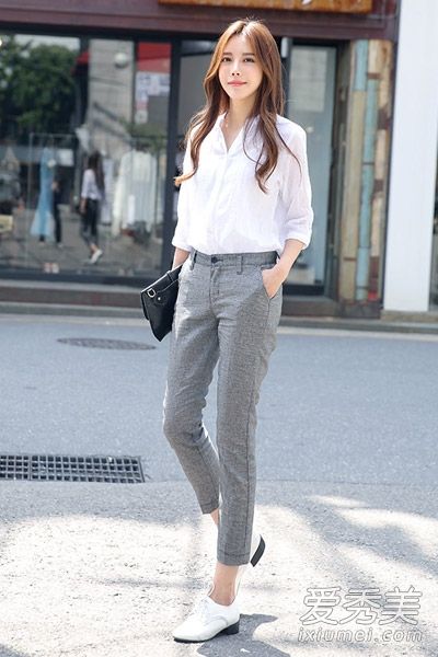 职场新人已经见识到了夏季白领的基本气质。