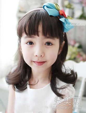 韩国混血女孩变得流行,长发可爱,可爱又可爱