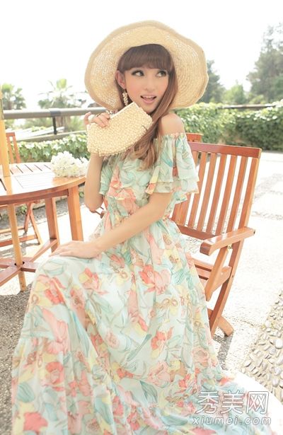 小胸mm连衣裙,搭配荷叶边短裙,营造丰满感