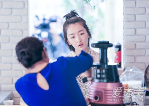 中餐厅第四期的蓝色吊带裙是什么牌子的?