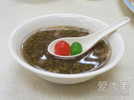 綠豆湯能祛除粉刺嗎？綠豆湯能消除濕疹嗎？