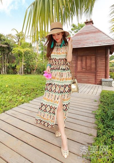 长裙搭配优雅的侧缝，打造完美的夏季长腿。