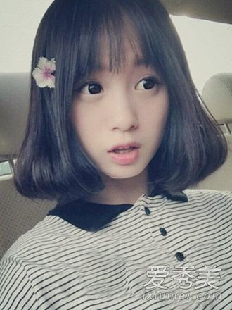 2015年女生短发照片轻松装扮校园风格