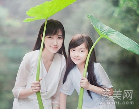 美丽照片中的仙女和苹果闪耀红色长发披肩清新脱俗