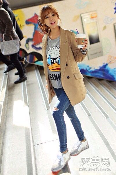西装外套配运动鞋韩版休闲美女