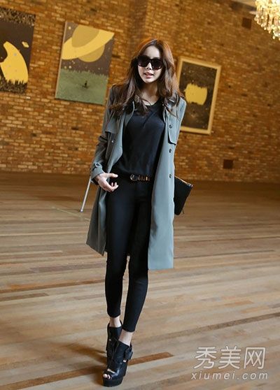 春季流行韩版风衣+裤子+高跟鞋